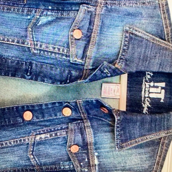 Lightly Distressed Denim jacket jeans - Picture 3 of 5